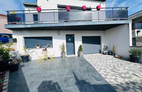 Maison Chanteranne avec parking gratuit - Foto 18