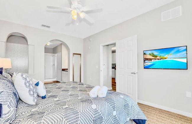 Modern Condo w Outdoor Pool - Near Disney - Foto 12