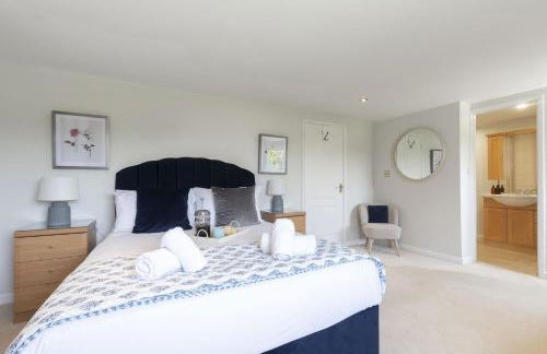 Peaceful 3-Bed Cottage in Eastington, near Stonehouse - Photo 16