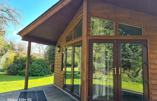 The Reading Chalet and gardens, suitable for contractors - Photo 9