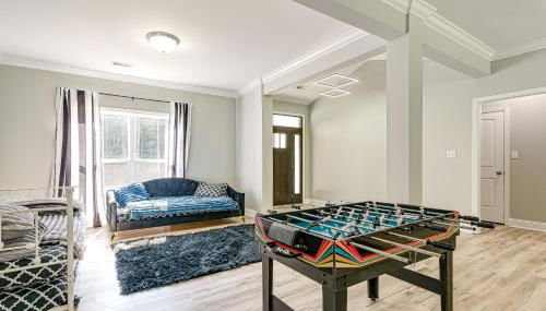 Secluded 18-Acre Retreat in Staley with Game Room - Foto 2