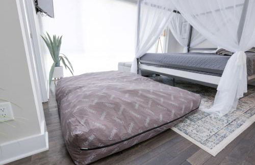 Modern Townhome, Large Game Room with Ping Pong, 10min to Downtown! Sleeps 10! - Foto 18