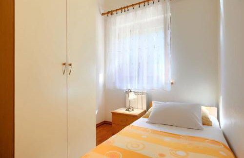 Faszinierendes Ferienhaus mit Privatpool, Volleyballfeld, Fussballplatz, Trampolin beim bekannten Radweg Parenzana - Foto 20