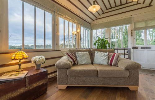 The Signal Box - Photo 7