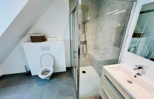 Hypercentre, spacieux, lumineux, la Maison du Rempart - Photo 13