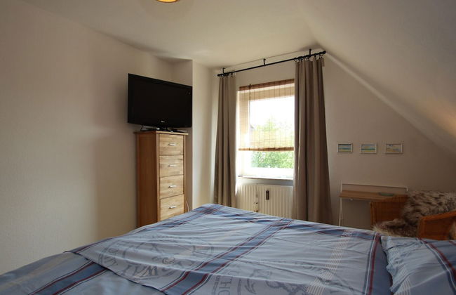 House in Dornumersiel Near Sandy Beach - Photo 5