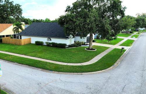 Pool house Best location in Wesley Chapel - Photo 65