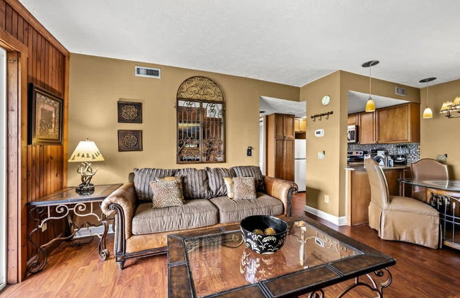 Sleeps 4 Hot Tub Indoor Pool Mountain Views - Photo 7