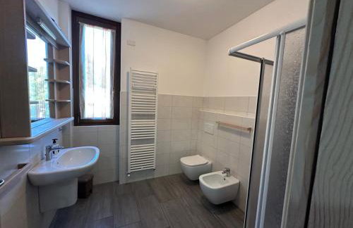 Villa Venezia- Lake Como Oasis - AC, Private Garden & Garage Box - Foto 9