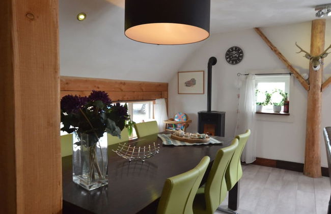 Beautiful Farmhouse in Wapse With Fenced Garden - Photo 3