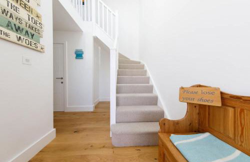 Delightful Seaside Hideaway 5 Mins to Beach - Foto 6