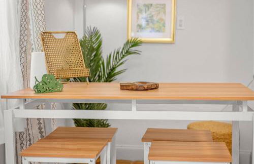 Bright and Airy Apartment on Flamingo Dr - Foto 15