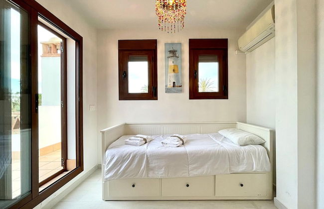 Sunlit Villa Near Golf - Foto 7