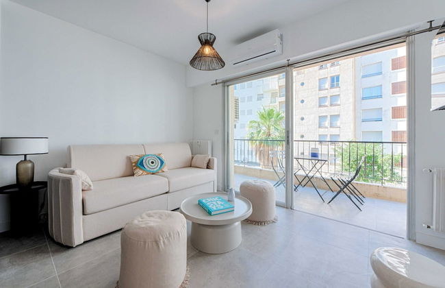 Beautiful Flat With Balcony - 200m From the Beach - Foto 8