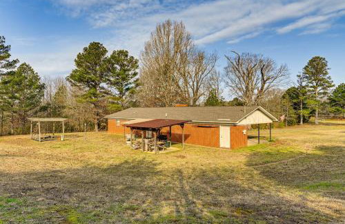 2 Mi to MSU Campus! Family Abode with Spacious Yard - Foto 26