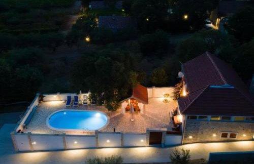 The Grandfather Villa – Heated Pool Retreat - Foto 1