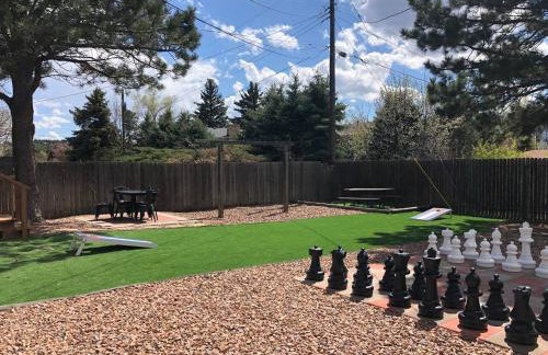 Turquoise Twin ★Vacation COS★3 King Beds★Near AFA - Foto 34