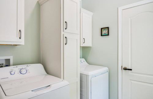 Waterfront Wolf Bay Home with Private Boathouse! - Foto 20