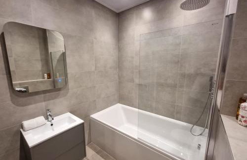 Altrincham Centre, 2 Bed, Bathtub, King Beds - Foto 11