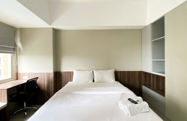 Modern Look and Tidy Studio LRT City Jatibening Apartment - Photo 1