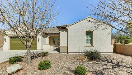 Home with Hot Tub and Outdoor Space in Queen Creek! - Foto 1