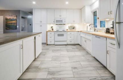 Spacious 5-Bedroom Retreat for 12 in Serene Neighborhood Near Louisville's Best Attractions - Photo 10