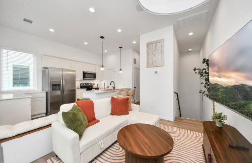 Houston Townhome NRG, Med Center, Downtown, Free Parking - Photo 6