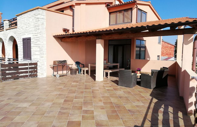 Apartment 1803 - Photo 1