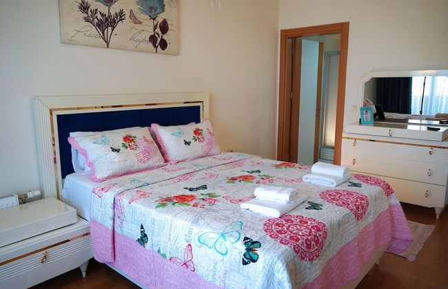 Zenofon Residence - Photo 2