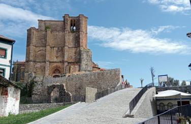 El Patio de Vespasiano-Calera- vistas a la iglesia junto al puerto - Photo 30