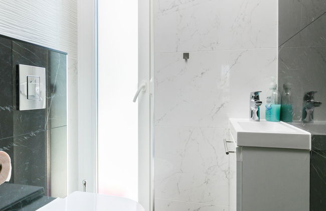 2 bedroom Apartment in Balatonszárszó with garden - Photo 11