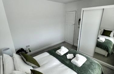 Spacious, cosy & stylish 3 Bed Home in Salford, near Trafford Park - Free Parking - Foto 6