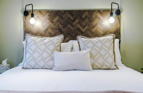 Foden's House by YourStays - 2 Bedroom Cottage in Sandbach with gorgeous dining room extension, High end finish - Foto 41