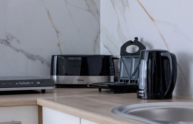 Air-conditioned Apartment by Renters - Photo 8