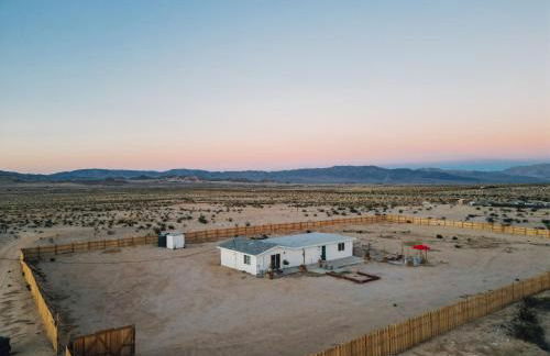 Wanderlust Joshua Tree Stargazing Desert Retreat - Photo 9