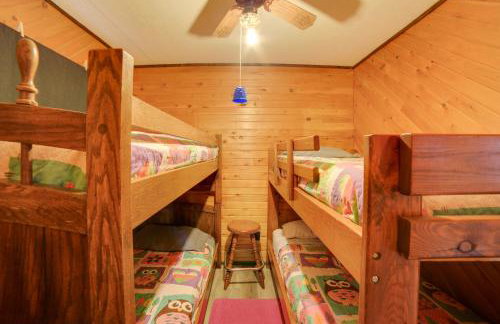 Lakefront Cabin with Private Dock and Beach! - Foto 19