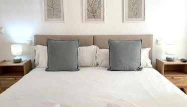 The Zentral Suites & Apartments - Photo 5, towels