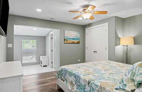 Sea Glass Dreams - Waterfront Pool Home, Mini Golf, Game Room, 110' Dock - Foto 9