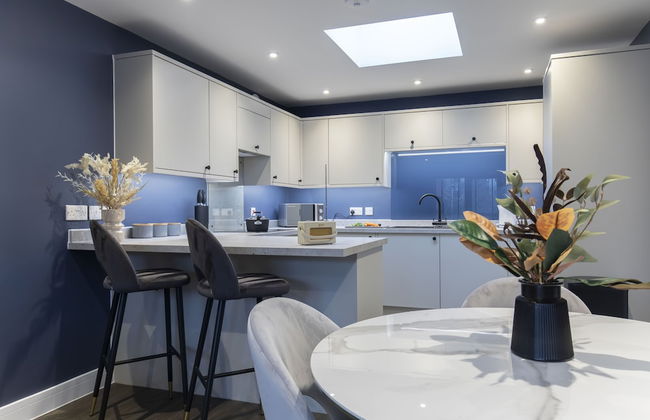 Elliot Oliver - Exquisite 2 Bedroom Apartment With Garden, Parking & EV Charger - Photo 6