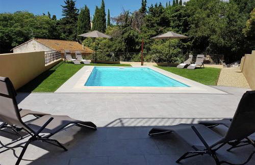 Peaceful Poolside Escape - Foto 3