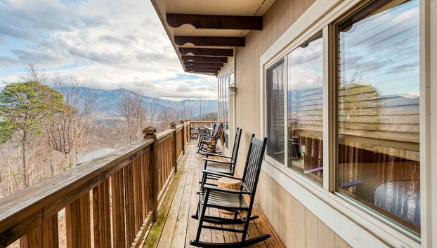 Chestnut by Avantstay Mountain Cabin w Treetop Views Hot Tub Game Room - Foto 3, Habitación