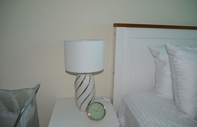 Delightful Lake View 1 Bedroom in JLT - Photo 4