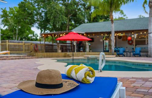 Tropical Oasis- Pickleball, Pool, Hot Tub- 15 min to beach - Photo 49