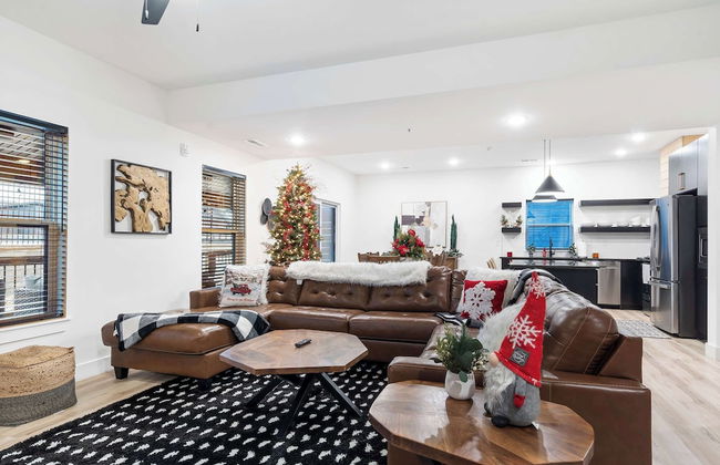 Rocky Shores Retreat - Indoor Pool Open - Photo 15