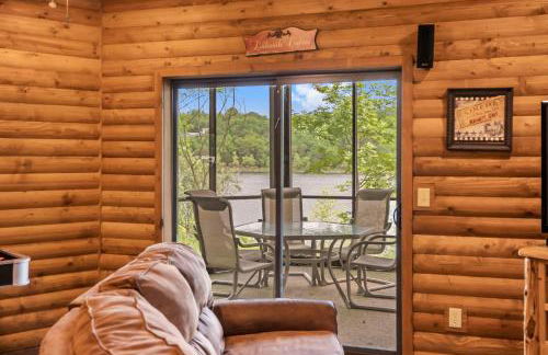 Luxury Lakefront Chalet Resort 2 Pools FREE Amenities Dock MiniGolf Waterslide - Foto 78