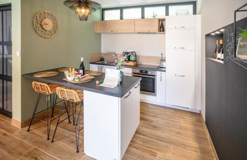 L'entre deux-suite romantique - jacuzzi privatif - clim réversible - wifi - Foto 18