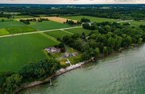 Cozy Lakefront Cottage - Foto 39