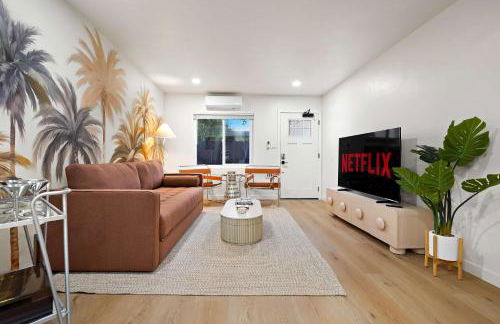 Explore North Park Chic 2br with Fire Pit Sleeps 6 - Foto 5