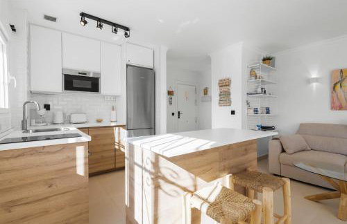 Penthouse - Beach - Sea View - Pool - 40 sqm Private Terrace - One Bedroom - Sleeping Alcove - Foto 19