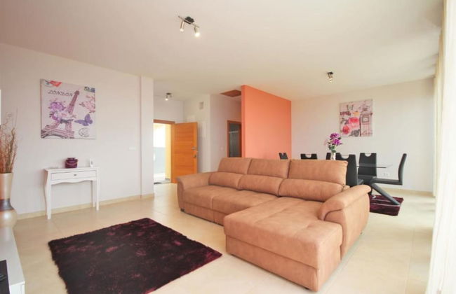 Farious Villa - Photo 11